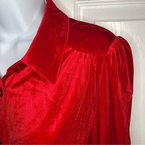 Modcloth Be Buzzworthy Velvet Pleated Top Button Down Cherry Red M - Picture 4 of 11